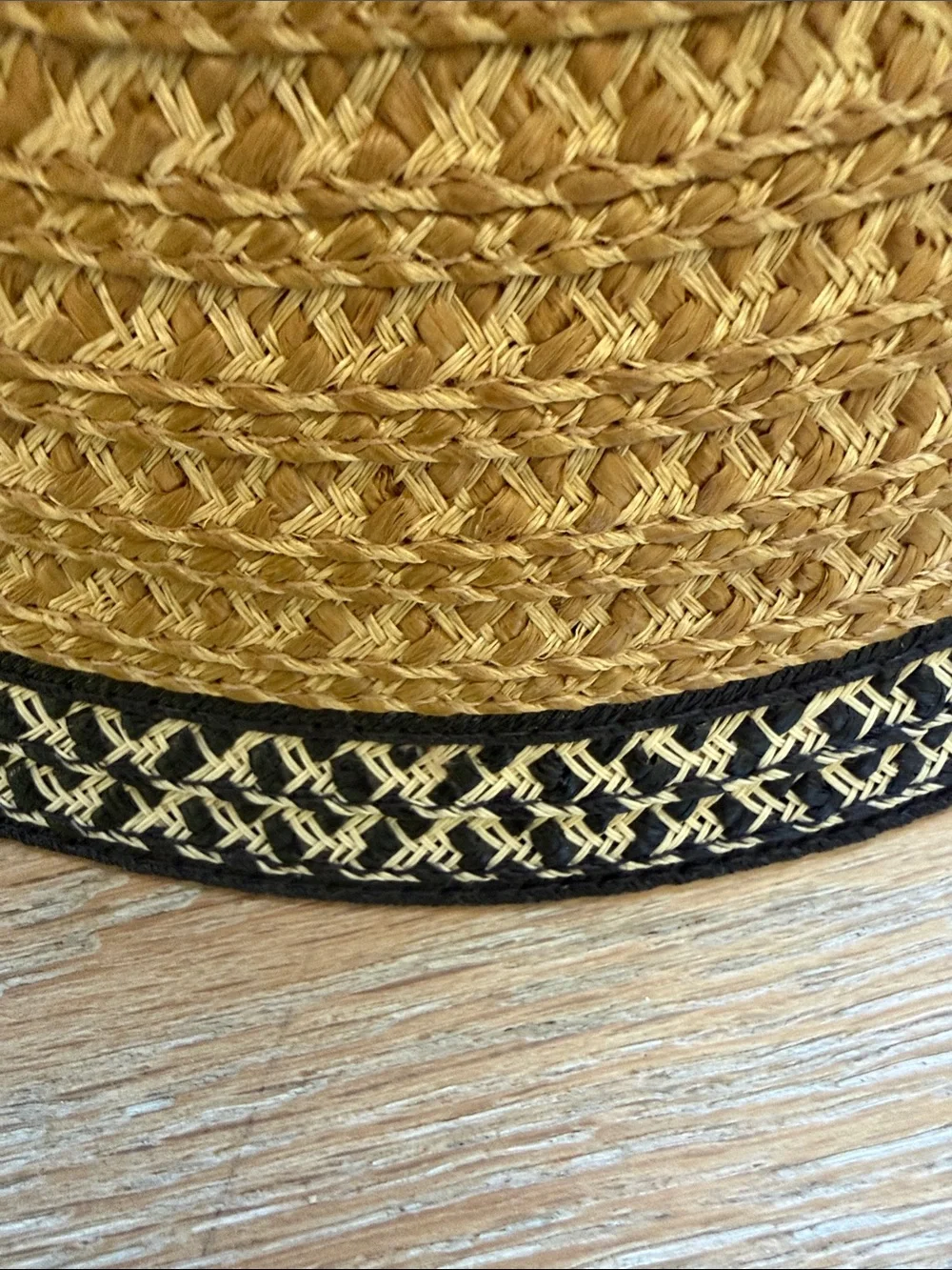 Eric Javits squishee bucket hat. - Picture 3 of 4